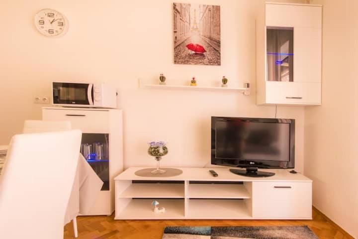 Apartments Mila Klenovica Quarto foto